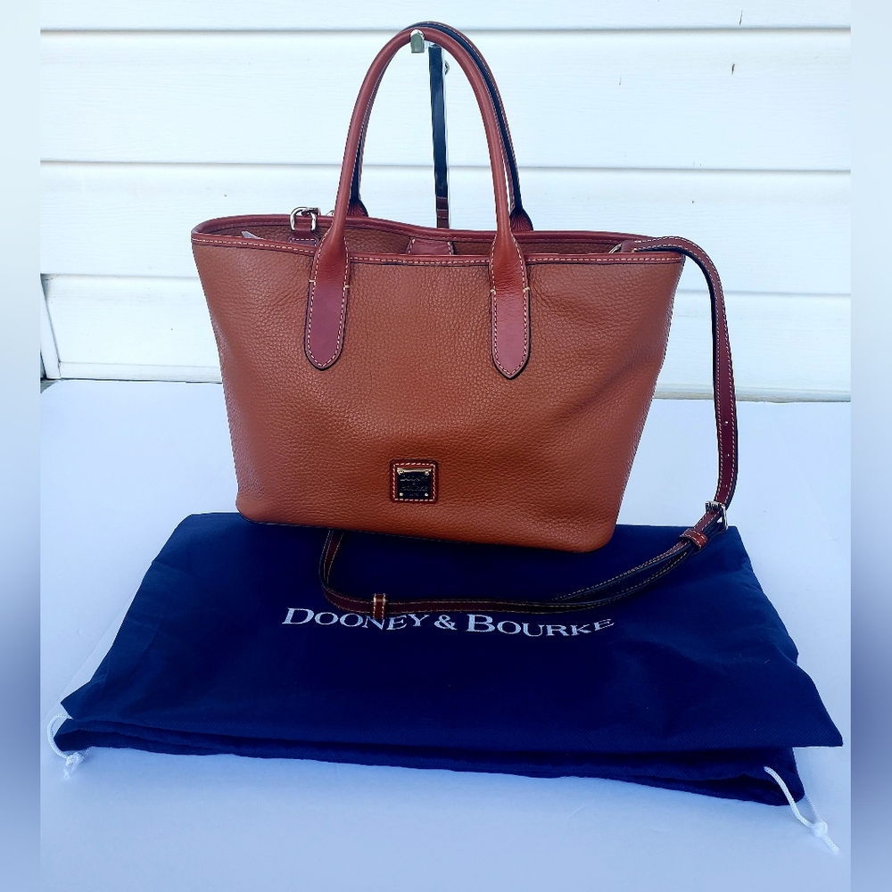 Y2K EUC Dooney & Bourke Leather All Weather Handbag Tote Crossbody!!!!